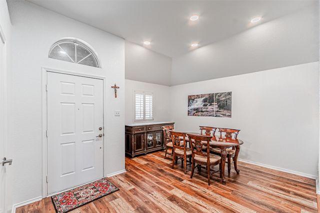 108 Oak Hollow Lane, Red Oak, TX 75154
