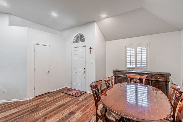 108 Oak Hollow Lane, Red Oak, TX 75154