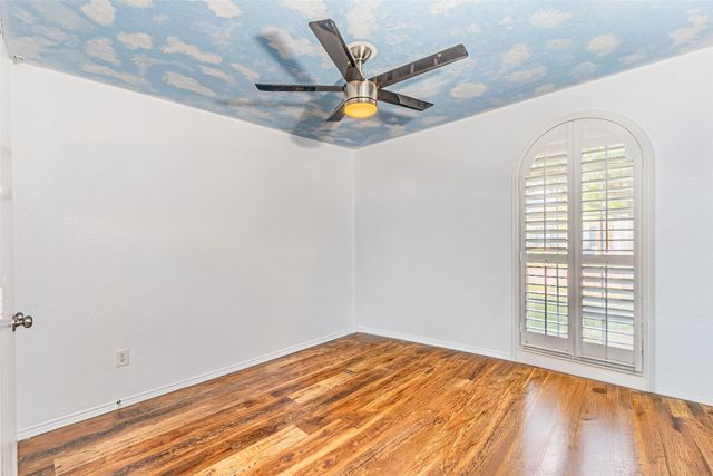 108 Oak Hollow Lane, Red Oak, TX 75154