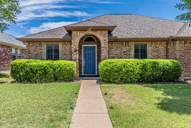 108 Oak Hollow Lane, Red Oak, TX 75154