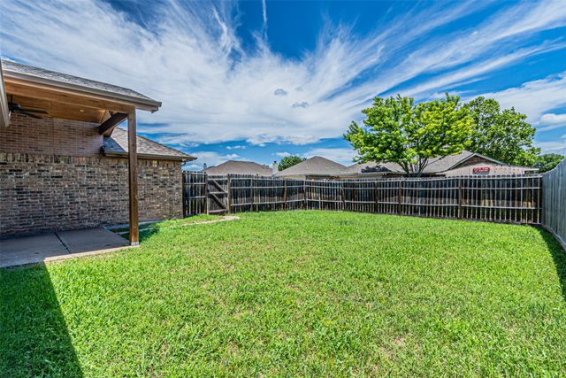 108 Oak Hollow Lane, Red Oak, TX 75154