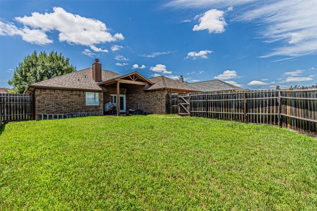 108 Oak Hollow Lane, Red Oak, TX 75154