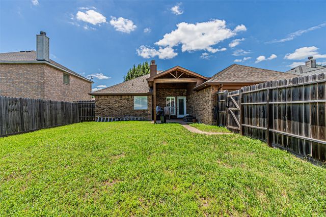 108 Oak Hollow Lane, Red Oak, TX 75154