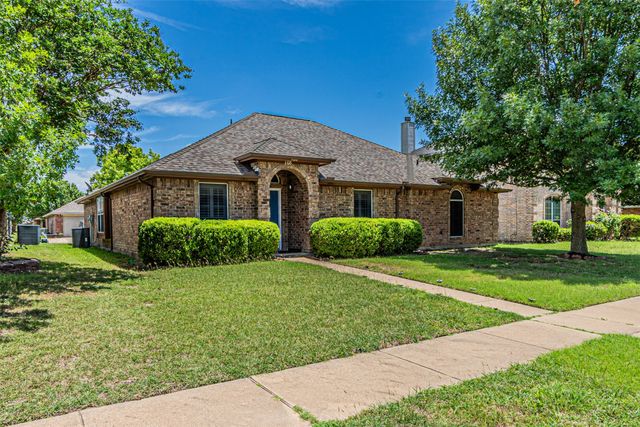 108 Oak Hollow Lane, Red Oak, TX 75154