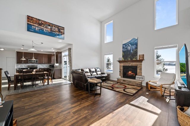 465 Chasefield DRIVE, Williams Bay, WI 53191