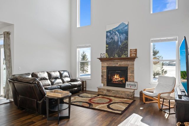 465 Chasefield DRIVE, Williams Bay, WI 53191