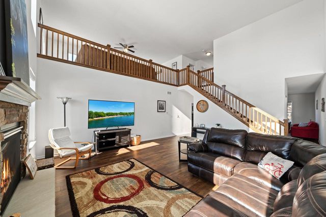 465 Chasefield DRIVE, Williams Bay, WI 53191