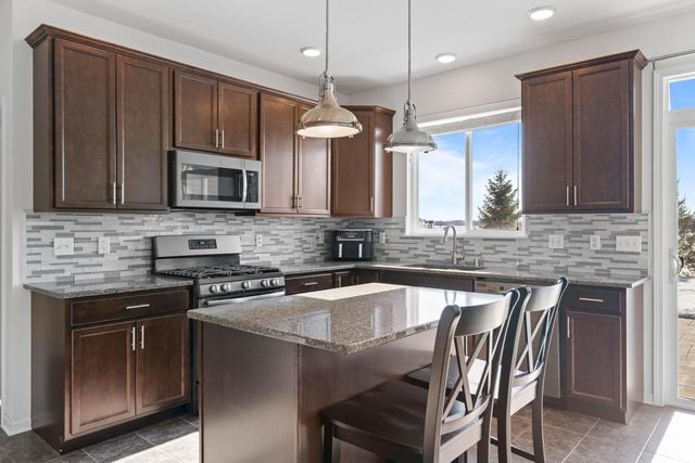 465 Chasefield DRIVE, Williams Bay, WI 53191