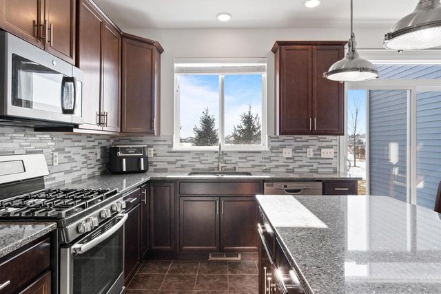 465 Chasefield DRIVE, Williams Bay, WI 53191