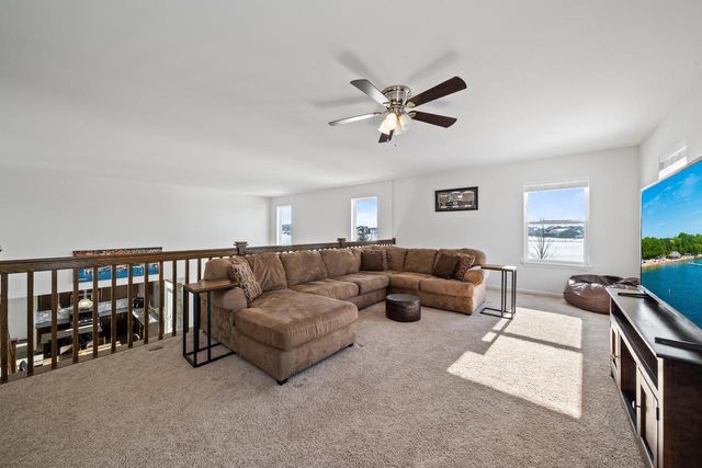 465 Chasefield DRIVE, Williams Bay, WI 53191