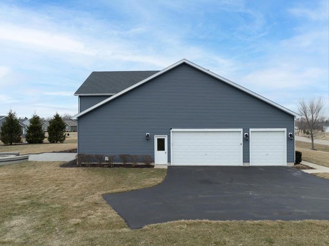465 Chasefield DRIVE, Williams Bay, WI 53191