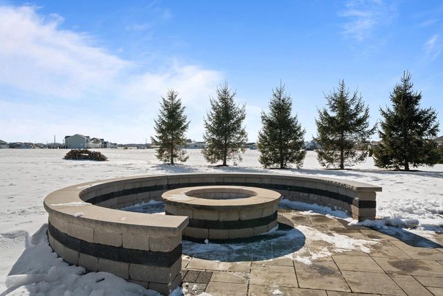 465 Chasefield DRIVE, Williams Bay, WI 53191