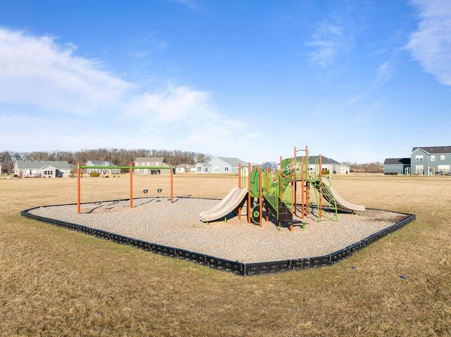 465 Chasefield DRIVE, Williams Bay, WI 53191