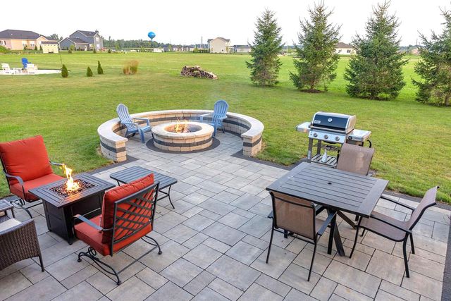 465 Chasefield DRIVE, Williams Bay, WI 53191