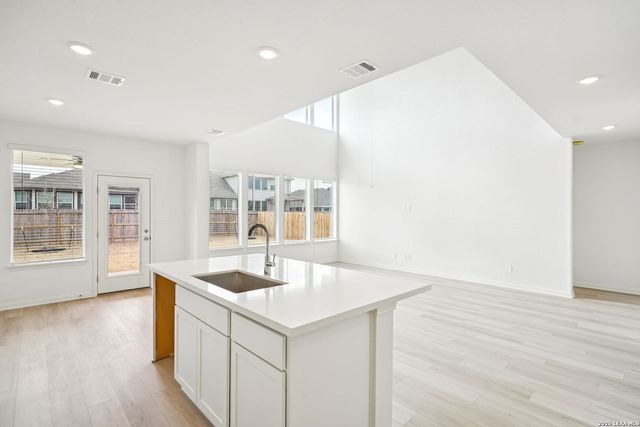 922 Earp Blvd, San Antonio, TX 78260