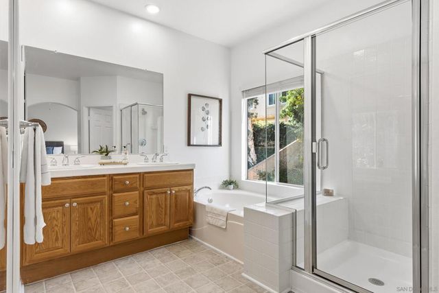 1126 Pacifica Place, Encinitas, CA 92024