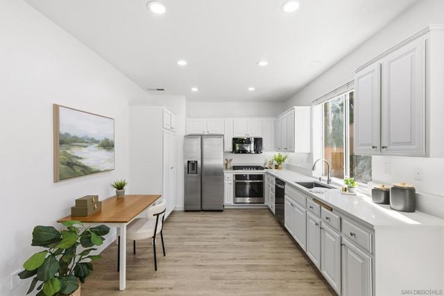 1126 Pacifica Place, Encinitas, CA 92024