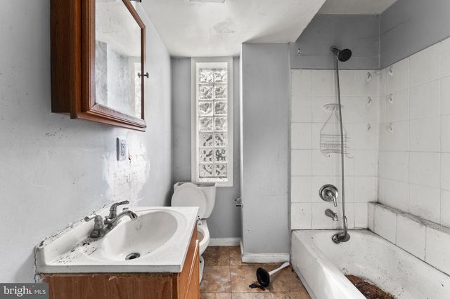 1109 N CARROLLTON AVE, Baltimore, MD 21217