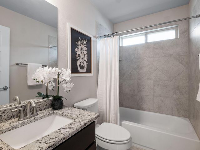 116 Claiborne Lake LN, Georgetown, TX 78628