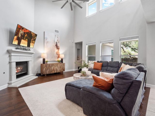 116 Claiborne Lake LN, Georgetown, TX 78628