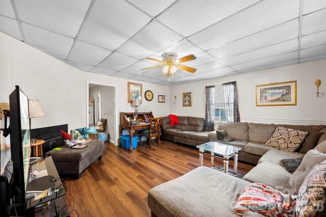 1113 W 4th Avenue, Gastonia, NC 28052