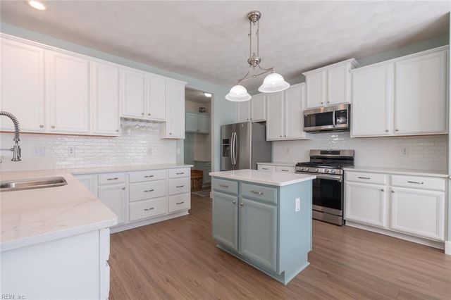 1600 Westerly CT, Chesapeake, VA 23322