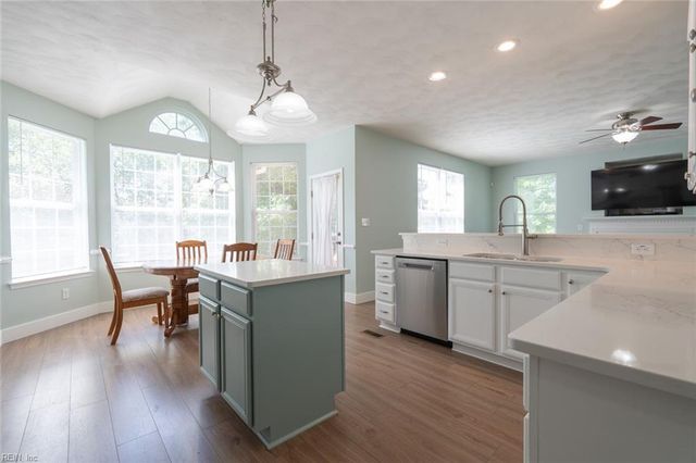 1600 Westerly CT, Chesapeake, VA 23322