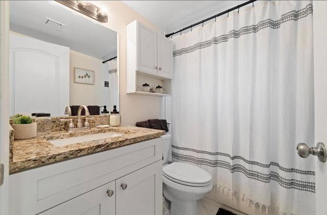 727 S Lake Drive, Lantana, FL 33462