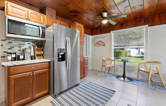 727 S Lake Drive, Lantana, FL 33462