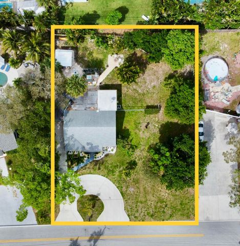 727 S Lake Drive, Lantana, FL 33462