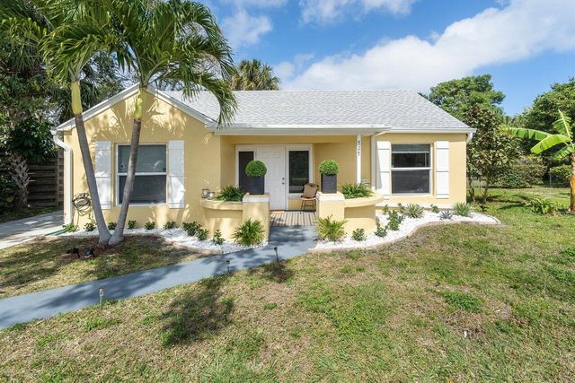 727 S Lake Drive, Lantana, FL 33462