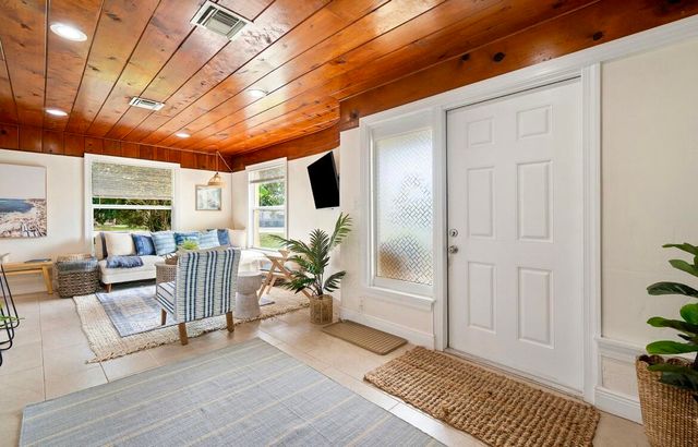727 S Lake Drive, Lantana, FL 33462