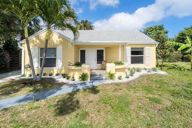 727 S Lake Drive, Lantana, FL 33462