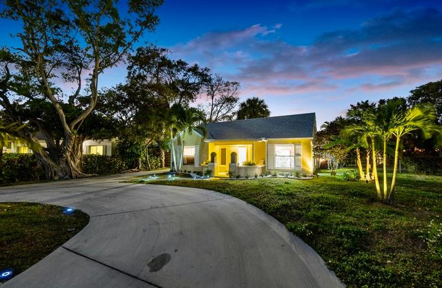 727 S Lake Drive, Lantana, FL 33462