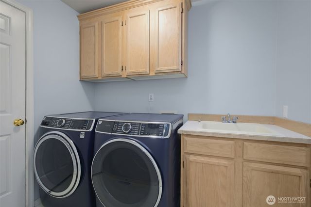 8021 NE 122nd Place, Kirkland, WA 98034