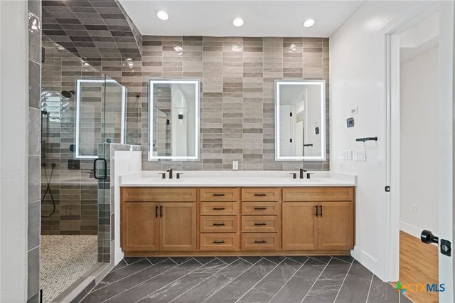 670 Magazine Avenue, New Braunfels, TX 78130