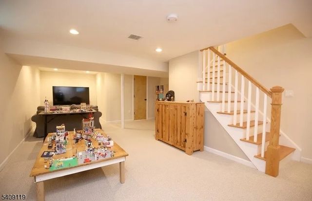 15 Canterbury Ln, Millburn Twp., NJ 07078