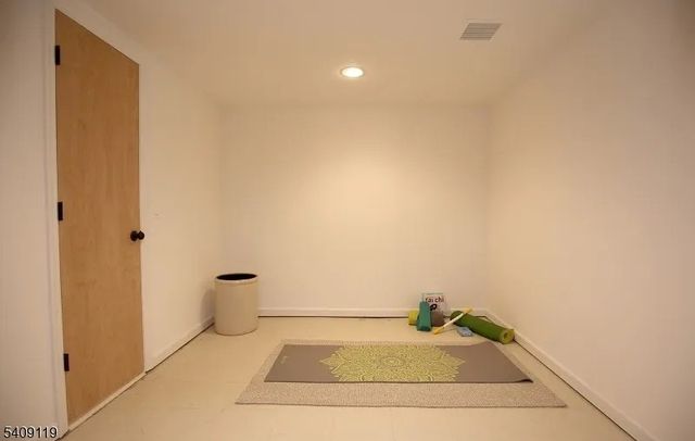 15 Canterbury Ln, Millburn Twp., NJ 07078