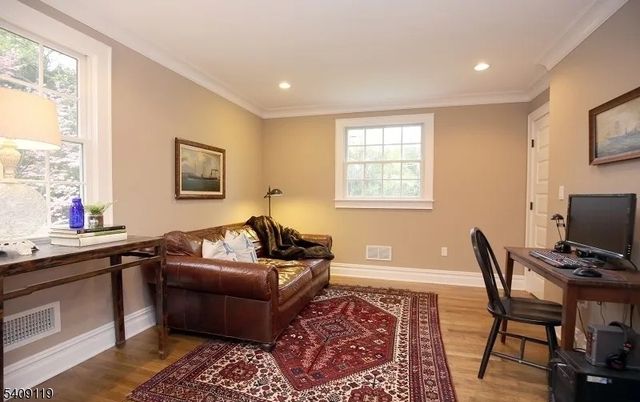 15 Canterbury Ln, Millburn Twp., NJ 07078