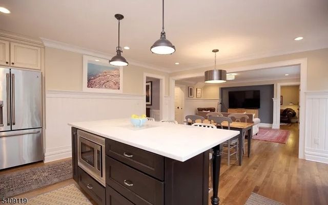 15 Canterbury Ln, Millburn Twp., NJ 07078