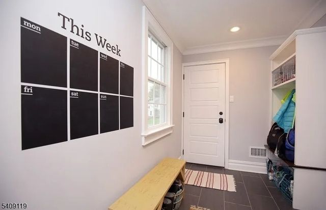 15 Canterbury Ln, Millburn Twp., NJ 07078