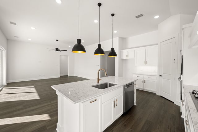 5012 Hillside Green Trail, Midlothian, TX 76065