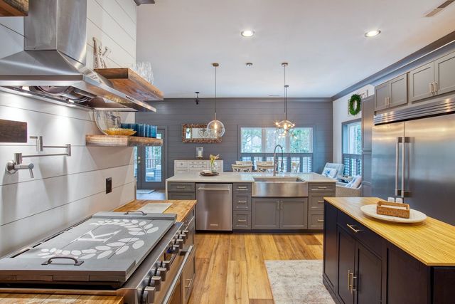 5 Stonington Dr., Murrells Inlet, SC 29576