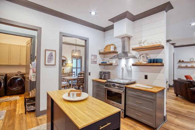 5 Stonington Dr., Murrells Inlet, SC 29576