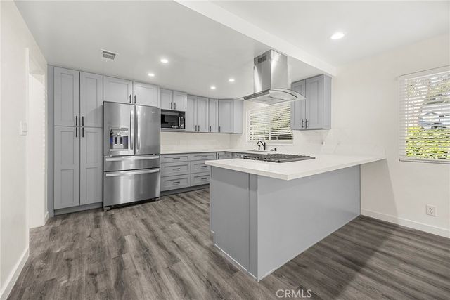 369 San Juan, La Canada Flintridge, CA 91011
