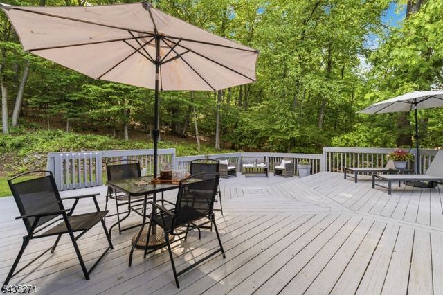 63 Mountainside Dr, Randolph Twp., NJ 07869