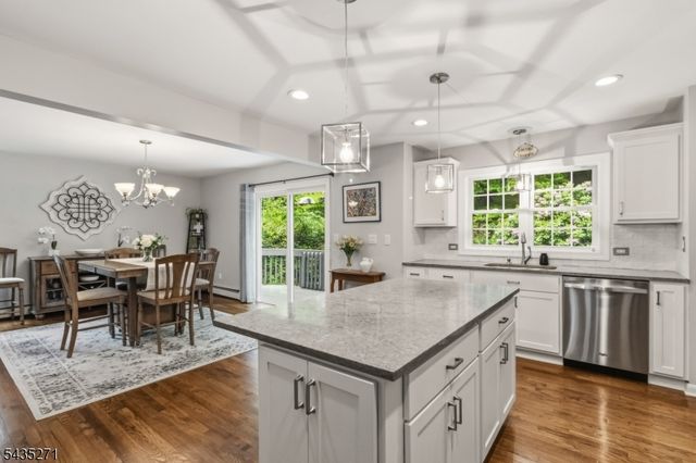 63 Mountainside Dr, Randolph Twp., NJ 07869