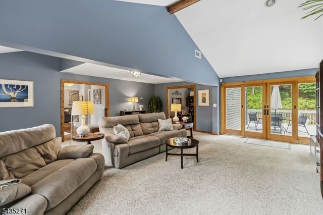 63 Mountainside Dr, Randolph Twp., NJ 07869