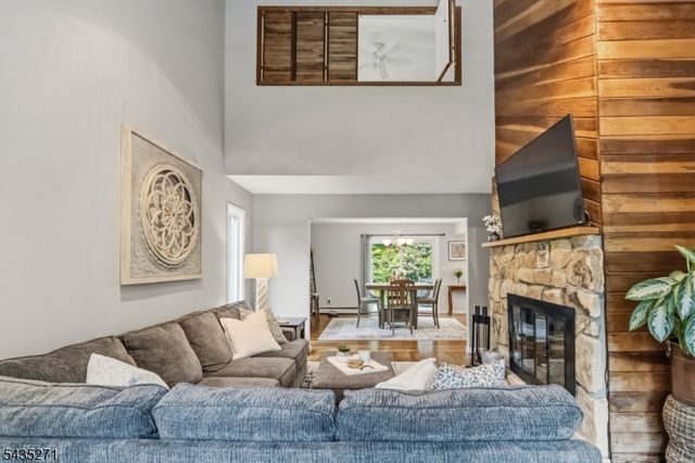 63 Mountainside Dr, Randolph Twp., NJ 07869