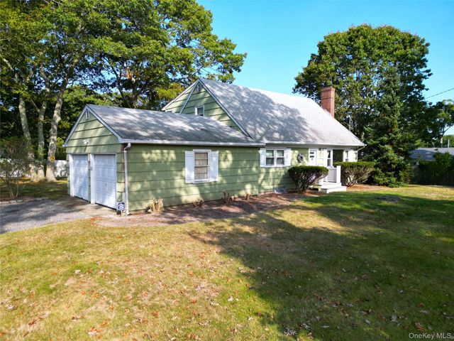 121 Aspatuck Road, Westhampton Beach, NY 11978